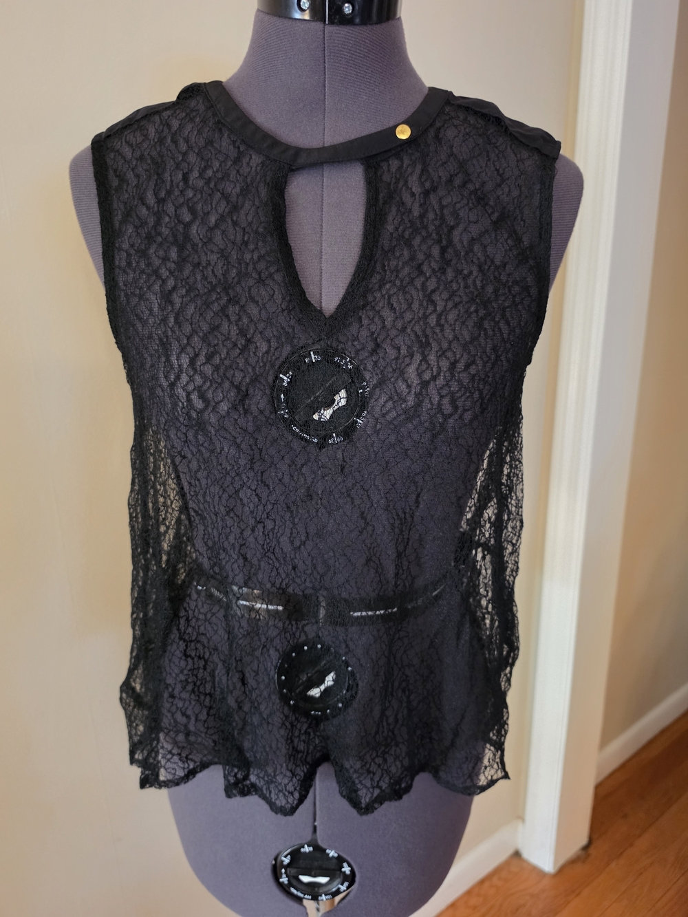 H&M Black Lace Sleeveless Camisole with Keyhole